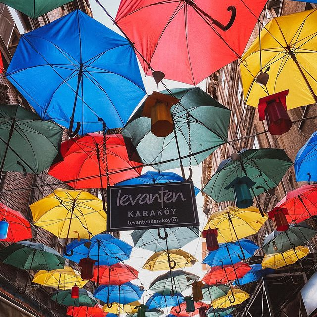 Цветные зонтики Каракей – Karak Стамбул