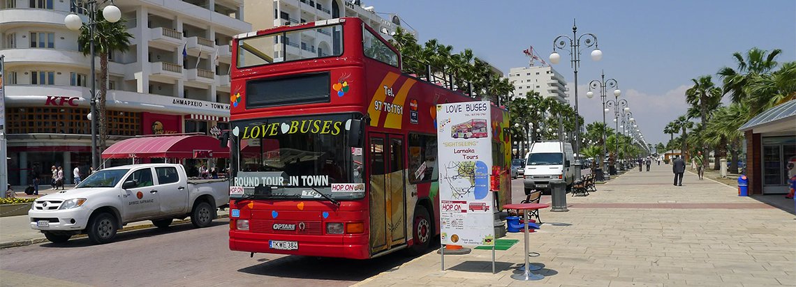 Двухэтажный экскурсионный автобус с открытой верхней смотровой площадкой Love Bus Кипр