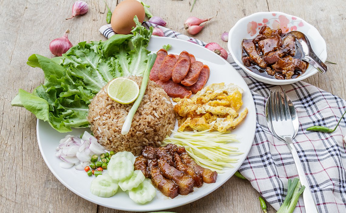Khao khlu kapi (с перемешанный с креветочной пастой)
Rice Mixed with Shrimp paste
