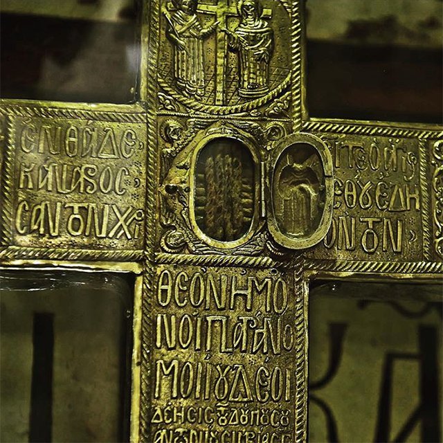Фрагмент Уз Христовых в монастыре Святого (Животворящего) Креста Кипр деревня Омодос
