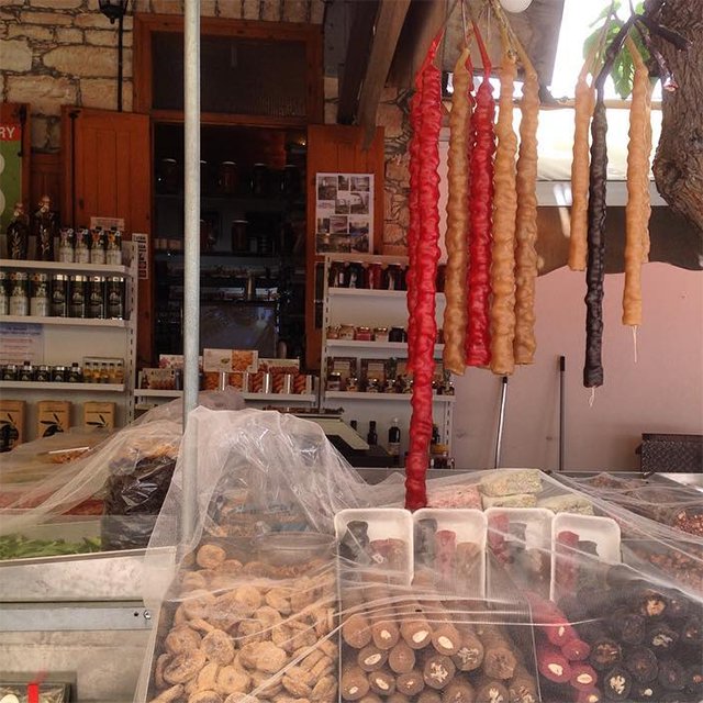 Продажа судзукос и других сладостей деревня Омодос Кипр
