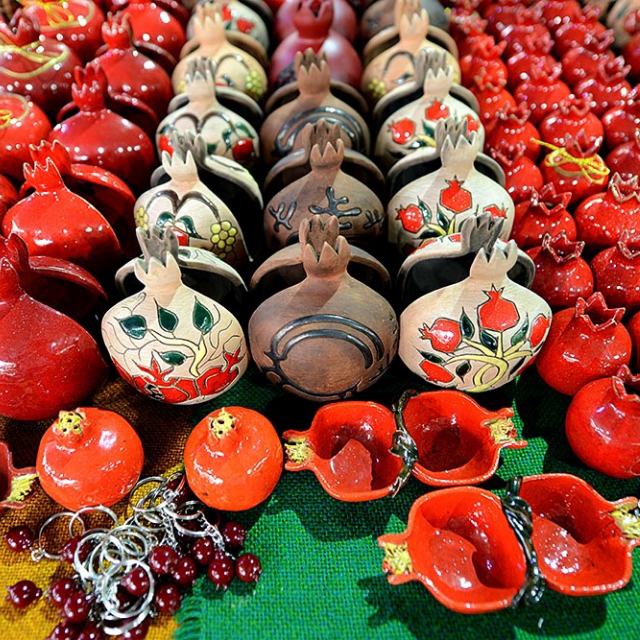 Блошиный рынок «Вернисаж» в Ереване