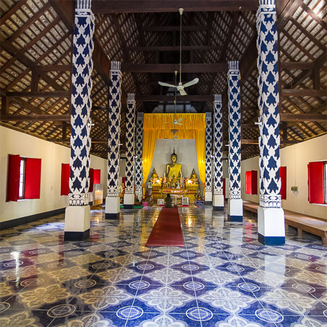 Храм Wat Chiang Dao внутри