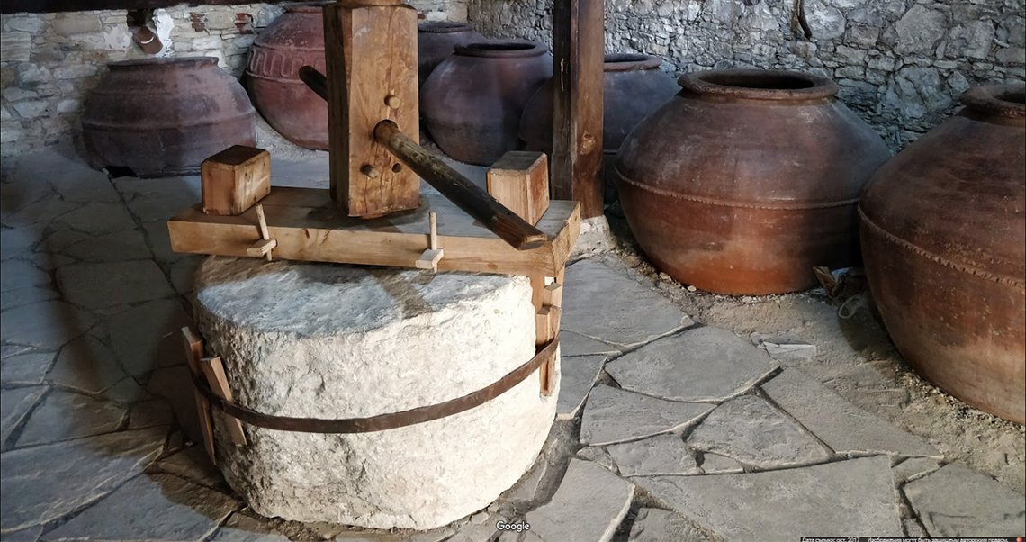 Старинный винный пресс деревня Омодос Кипр