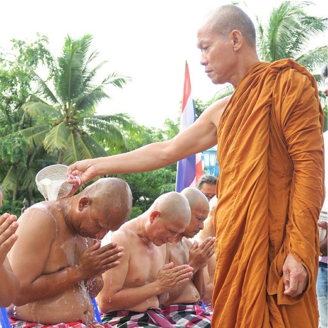 Посвящение в монахи.Тайланд